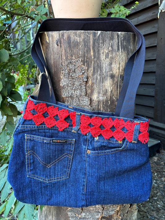 Carry On: Scarlet Stitch