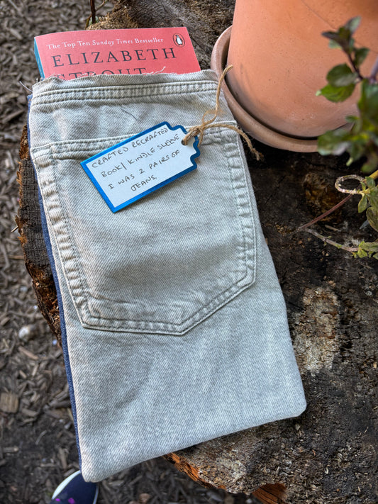 The Classic - A timeless sleeve for timeless reads.